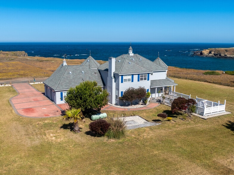 More Photos Of 19351 Del Mar Dr, Fort Bragg Specialty For Sale