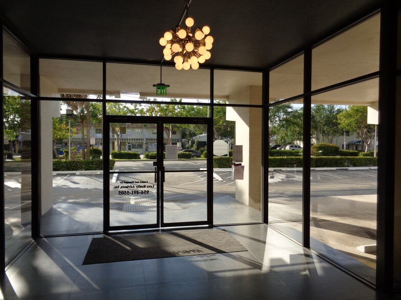 More Photos Of 5353 N Federal Hwy, Fort Lauderdale Medical For Lease