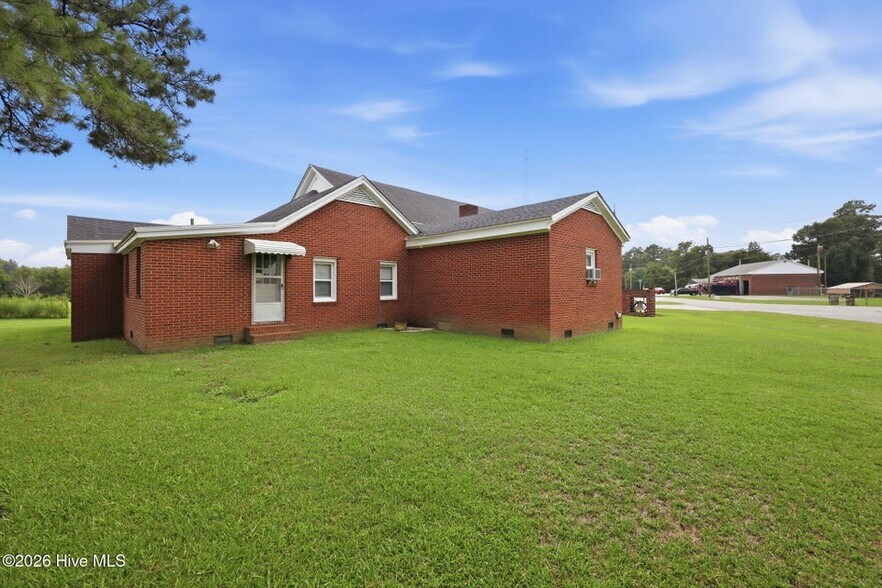 More Photos Of 2611 Fire House rd, Greenville Flex For Sale