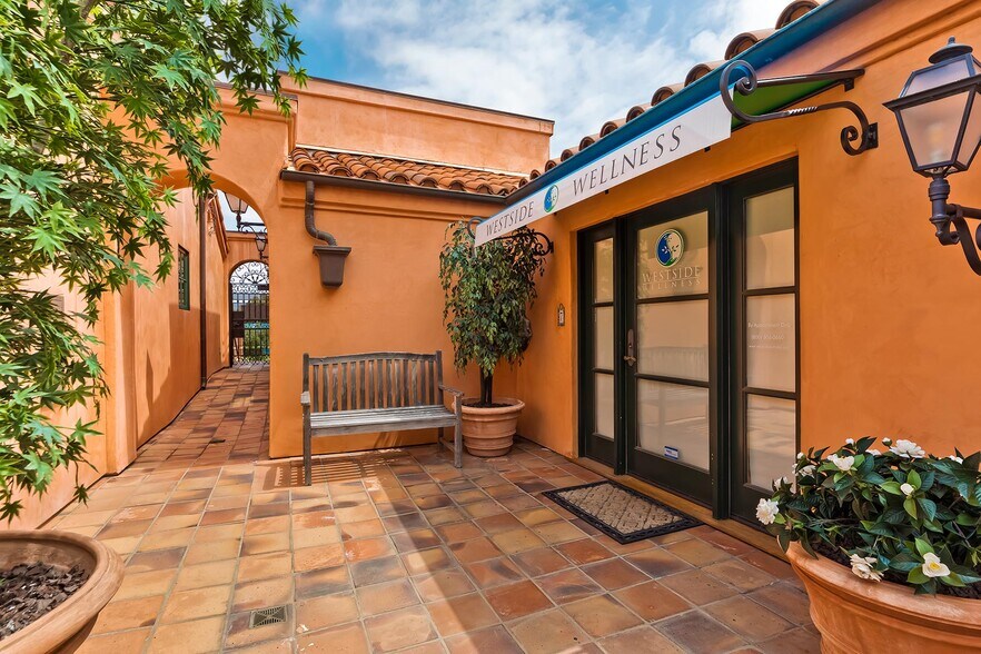 More Photos Of 729 Montana Ave, Santa Monica Office For Lease
