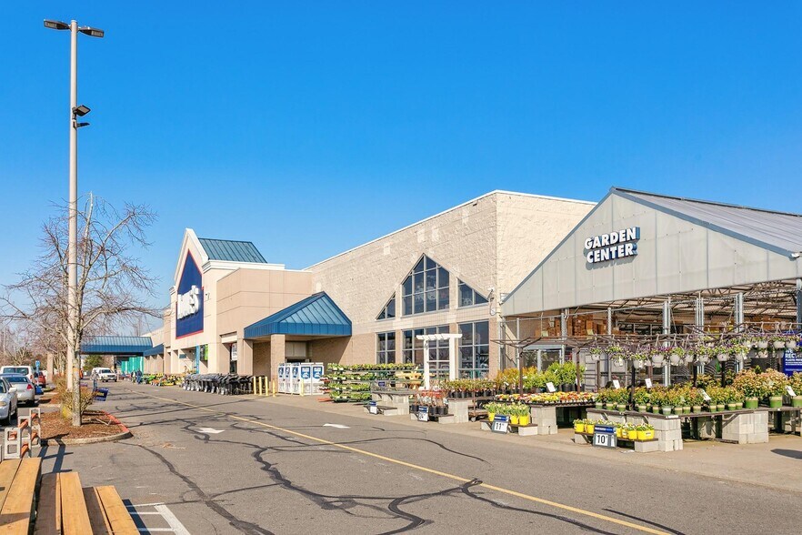 More Photos Of Mission St, Salem Unknown For Lease