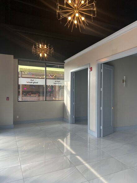 More Photos Of 200-800 Merchants Dr, Oxford Unknown For Lease