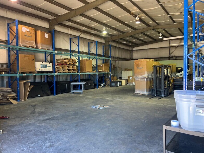 More Photos Of 2351 Hubbard Rd, Macon-Bibb Warehouse For Lease