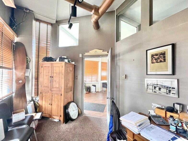 More Photos Of 1355-1359 W Chicago Ave, Chicago Apartments For Lease