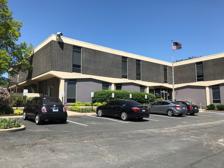 More Photos Of 9140 Ward Pky, Kansas City Office For Lease