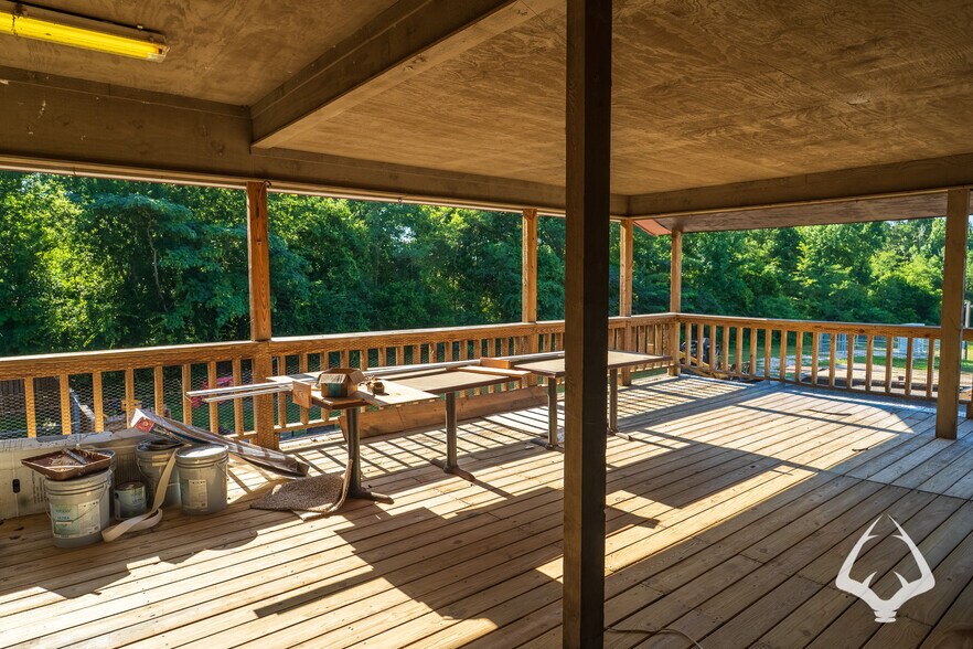 More Photos Of 205 N Wheeler Rd, Colmesneil Office For Sale