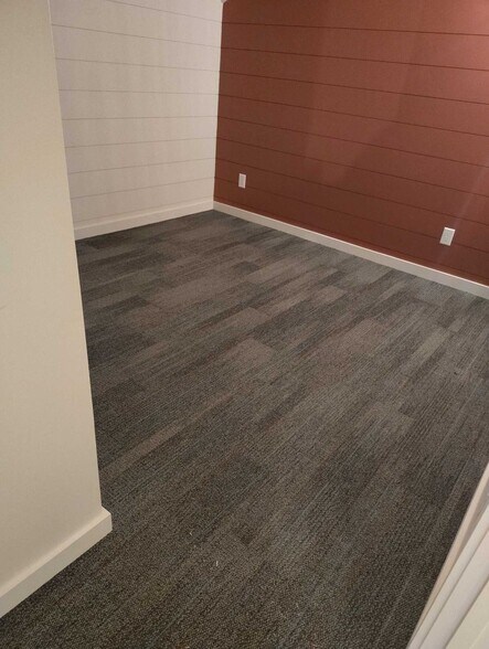 More Photos Of 112 1st St, Perrysville Flex For Lease