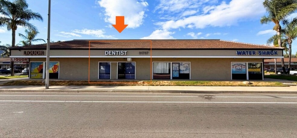 Primary Photo Of 31733-31739 Riverside Dr, Lake Elsinore Unknown For Lease