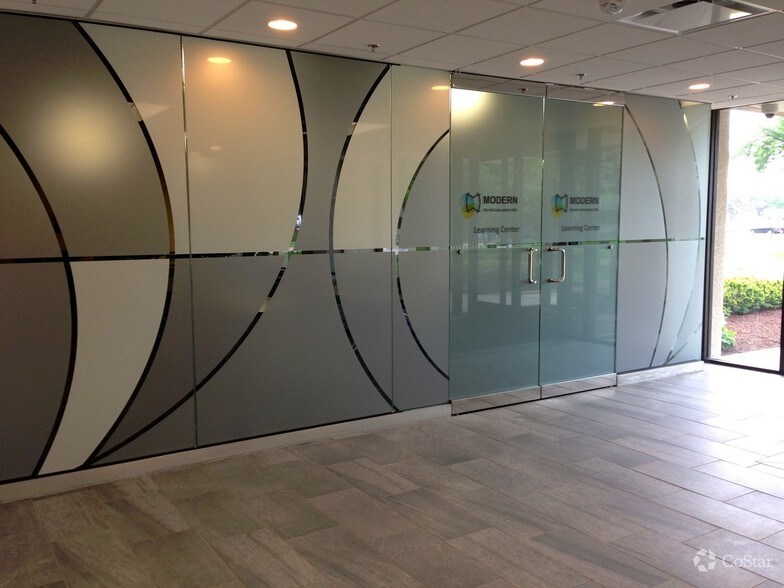 More Photos Of 500 Stephenson Hwy, Troy Office For Lease