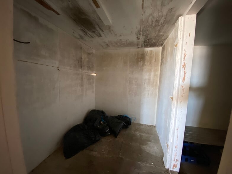 More Photos Of 25 Fremont St, Lysite General Retail For Sale