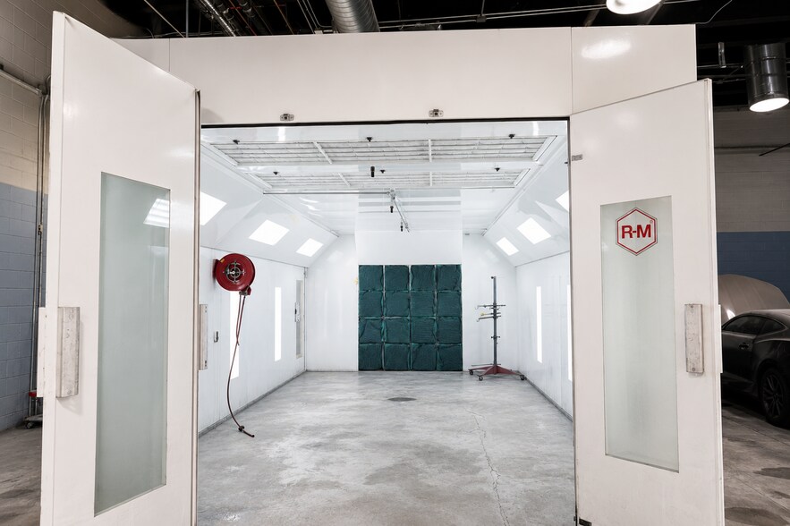 More Photos Of 10923 Randall St, Sun Valley Warehouse For Lease