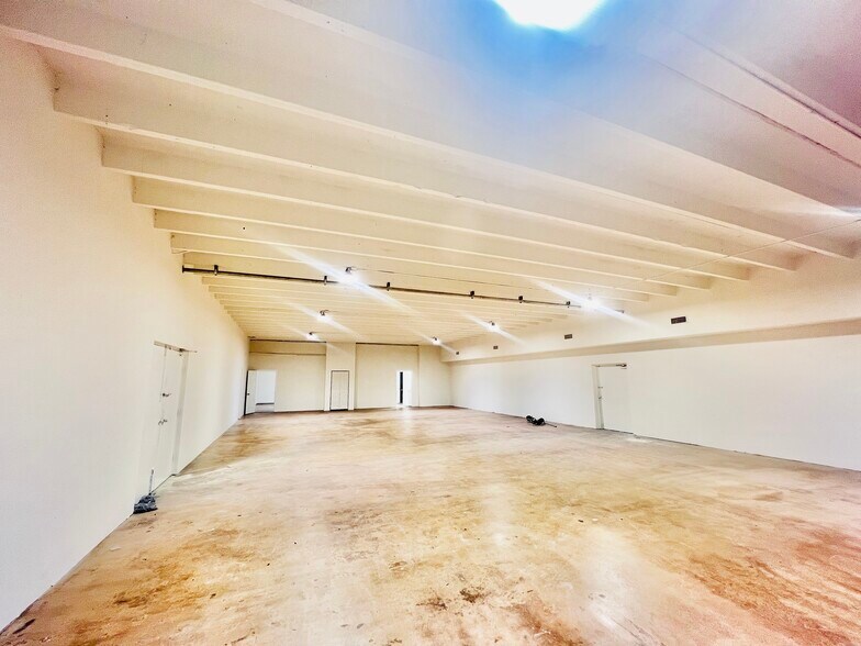 More Photos Of 4301 NW 72nd Ave, Miami Warehouse For Lease