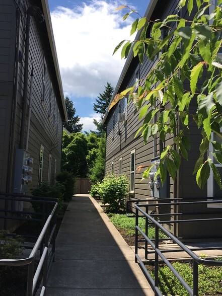 More Photos Of 8320 N Princeton St, Portland Apartments For Sale