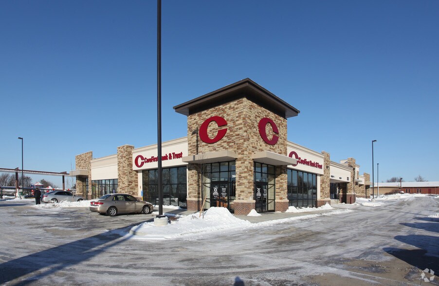 More Photos Of 2841 SE Croco Rd, Topeka Storefront For Sale
