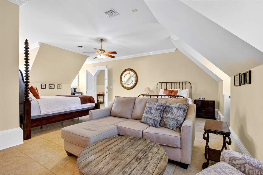 More Photos Of 1611 Glenn Swetman St, Biloxi Specialty For Sale