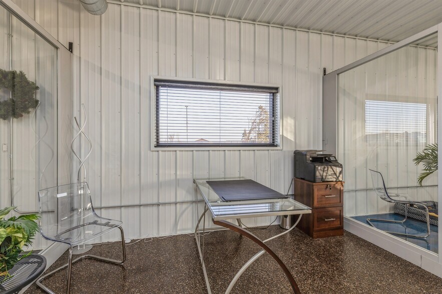 More Photos Of 33083 Ute Ave, Waukee Flex For Sale