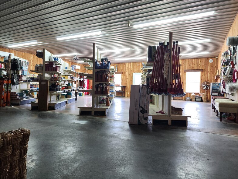 More Photos Of 122 W Richardson Ave, Puxico Restaurant For Sale