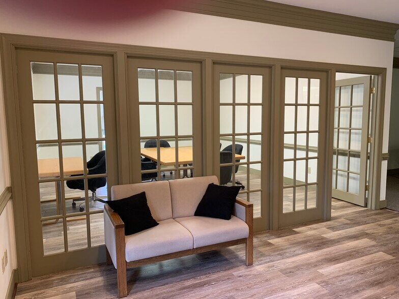 More Photos Of 475 McLaws Cir, Williamsburg Medical For Lease