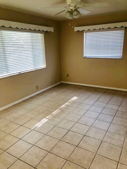 More Photos Of 815 2nd Ave NW, Largo Apartments For Sale