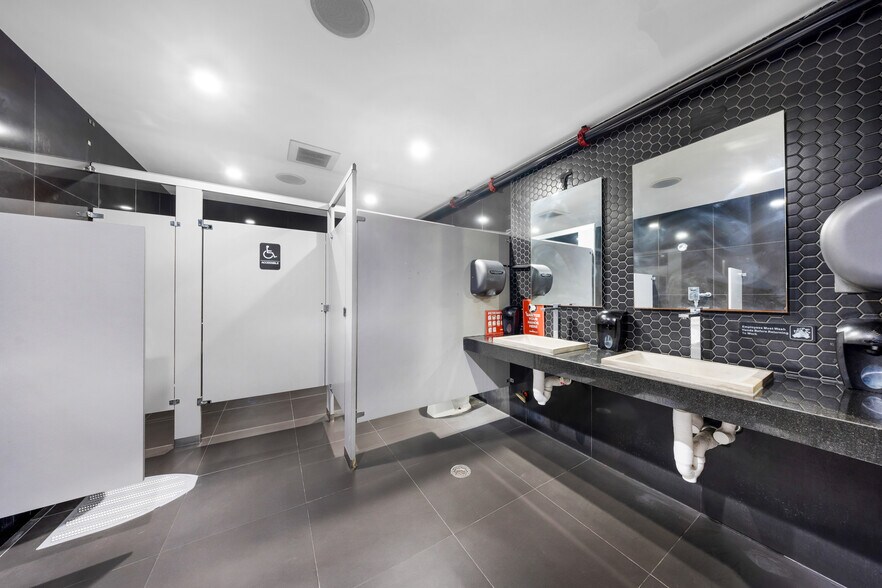 More Photos Of 1360 NW 88th Ave, Doral Bar For Sale