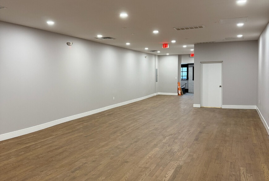 More Photos Of 43 Murray St, New York Apartments For Lease