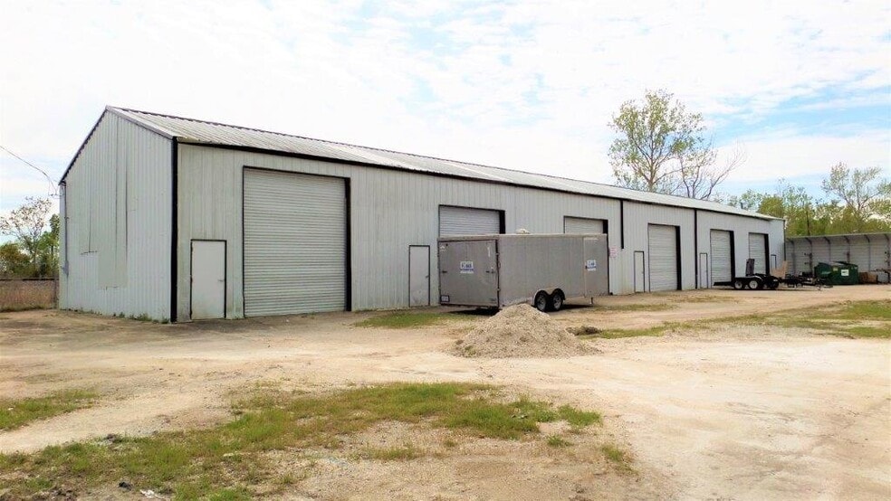 Primary Photo Of 160 Highway 3256, Lake Charles Distribution For Lease