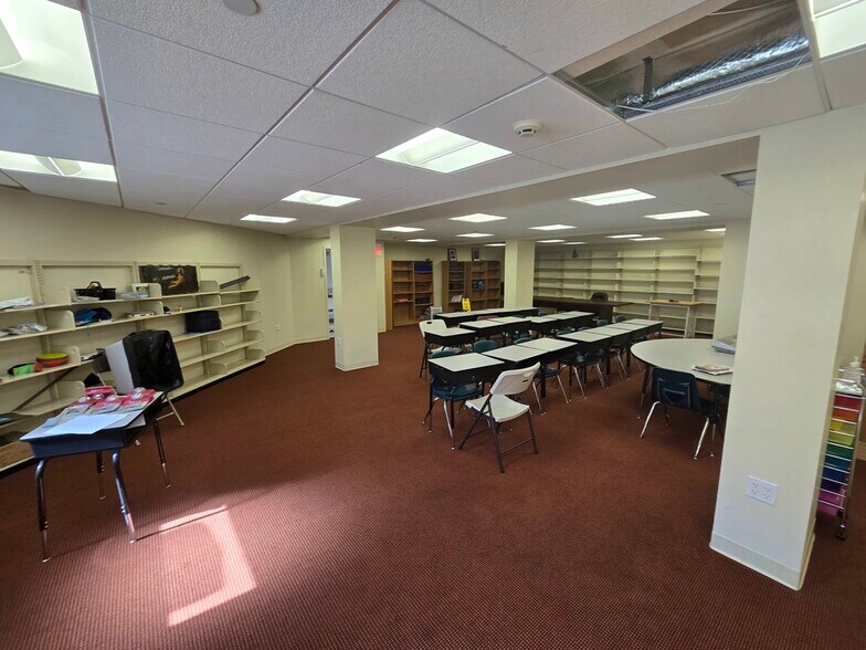 More Photos Of 2966 Crompond Rd, Yorktown Heights Schools For Lease