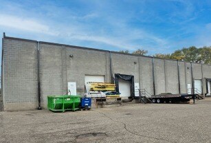 More Photos Of 3320 Terminal Dr, Eagan Distribution For Sale