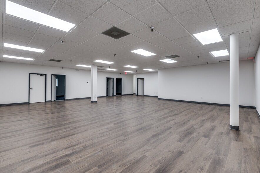 More Photos Of 1720-1750 Hurd Dr, Irving Warehouse For Lease