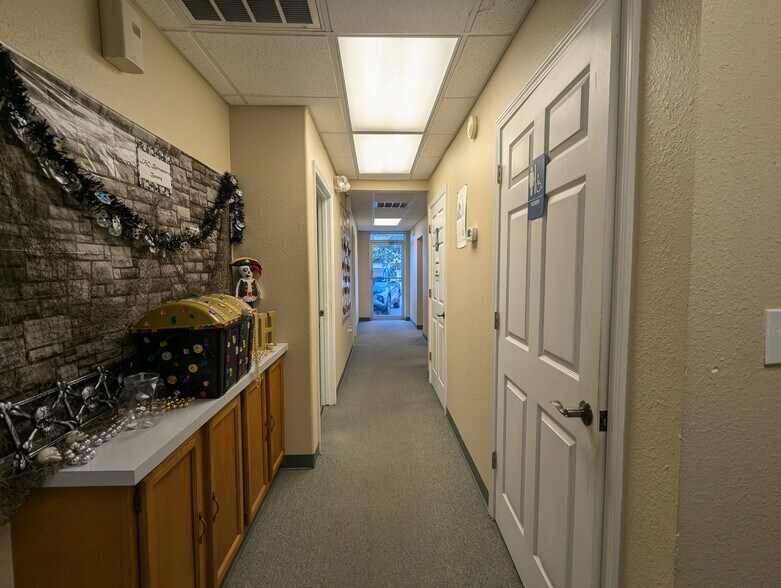 More Photos Of 2348 Highway 69 N, Nederland Office For Sale