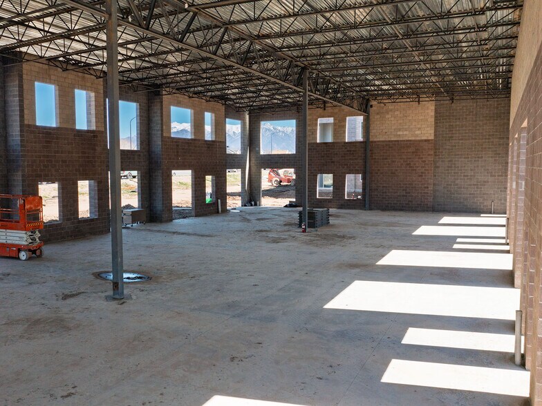 More Photos Of 1088 West 350 South, Syracuse Light Distribution For Lease