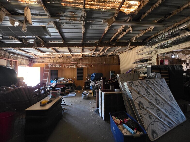 More Photos Of 2852 FM 92, Silsbee Warehouse For Sale