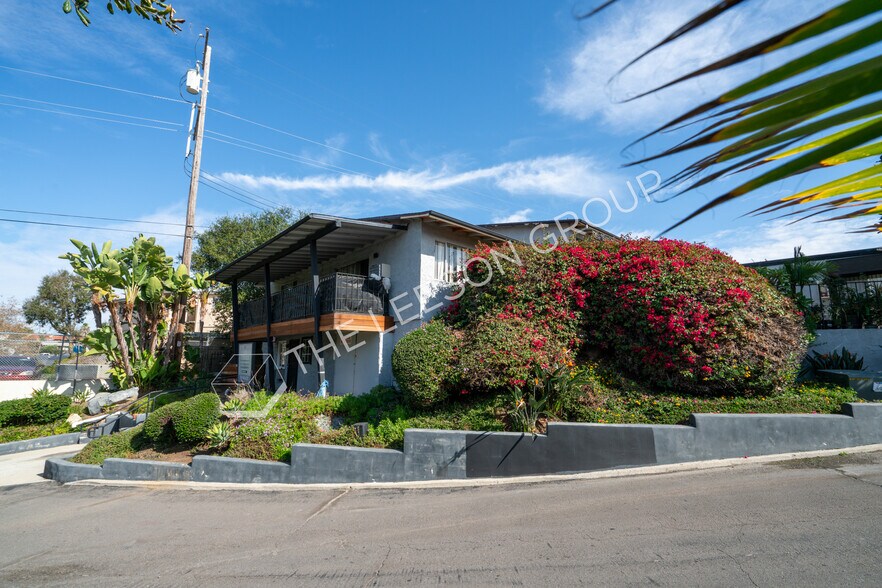 More Photos Of 1010 Clearbrook Ln, Vista Apartments For Sale