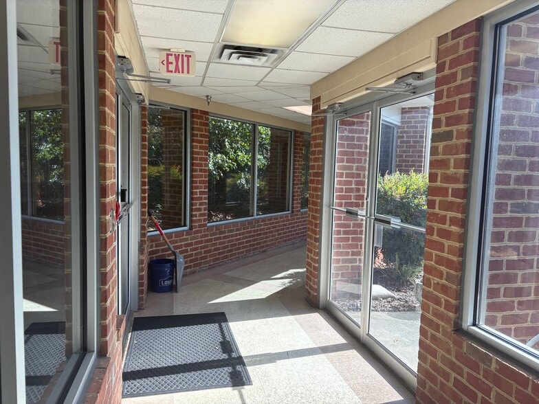 More Photos Of 22290 Timberlake Rd, Lynchburg Warehouse For Lease