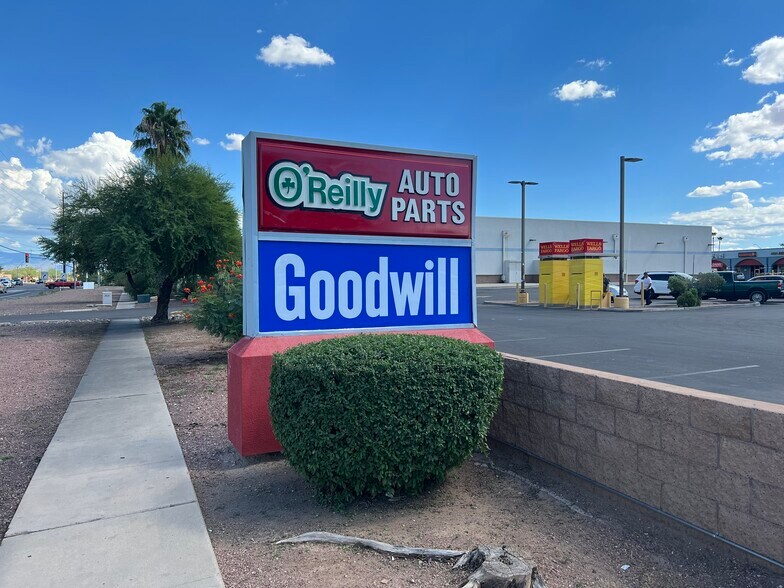 More Photos Of 1806-1820 E Irvington Rd, Tucson Unknown For Lease