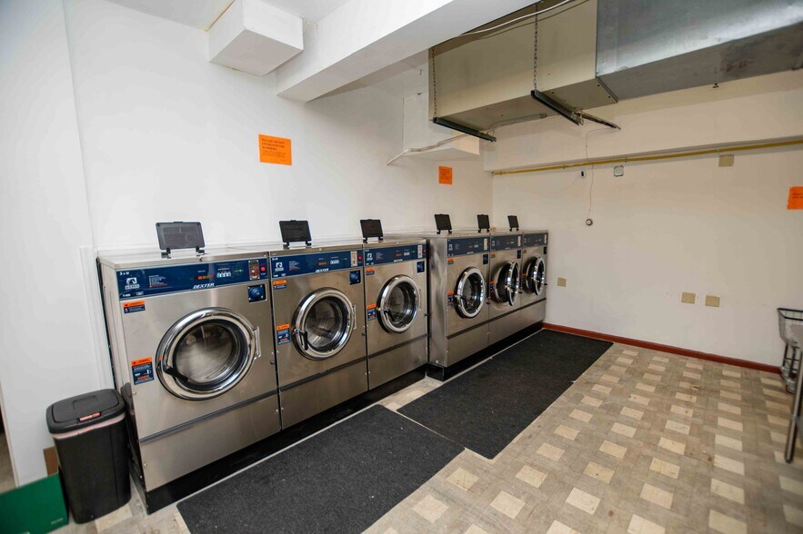 More Photos Of 30 Seven Mile Ave, Hamilton General Retail For Sale