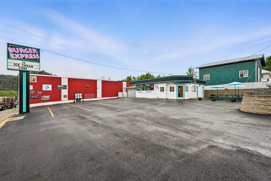 Primary Photo Of 213 W College Ave, Saint Maries Restaurant For Sale