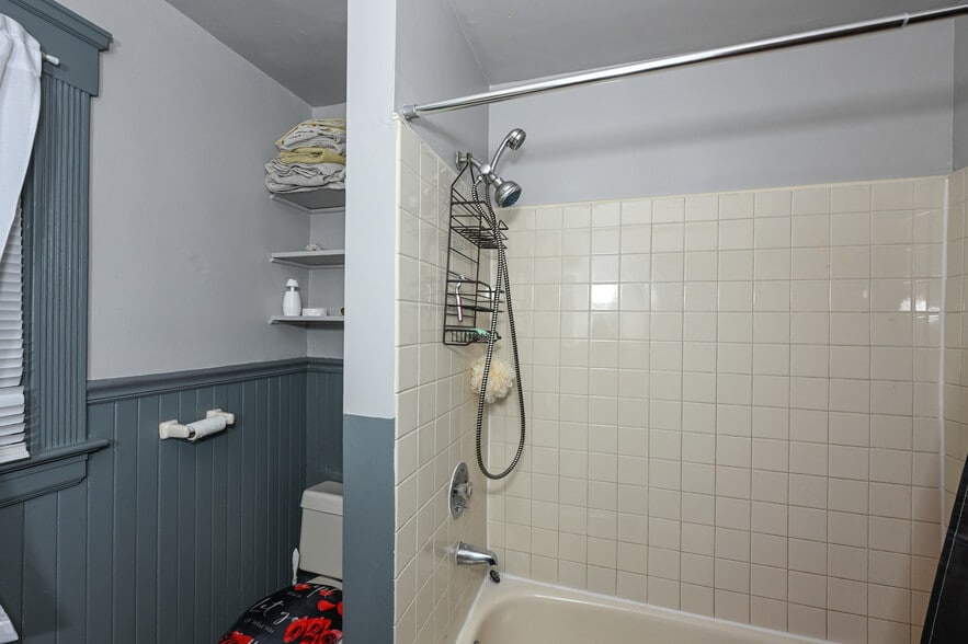 More Photos Of 2869 Hampshire Rd, Cleveland Heights Multifamily For Sale