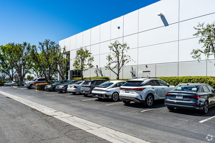 More Photos Of 4215 E Airport Dr, Ontario Distribution For Lease