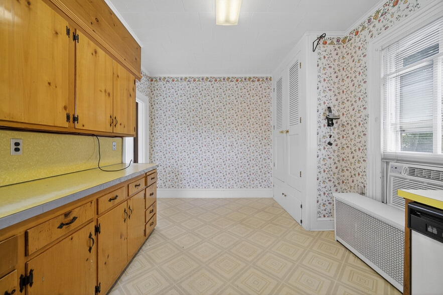 More Photos Of 59 Montgomery St, Poughkeepsie Funeral Home For Sale