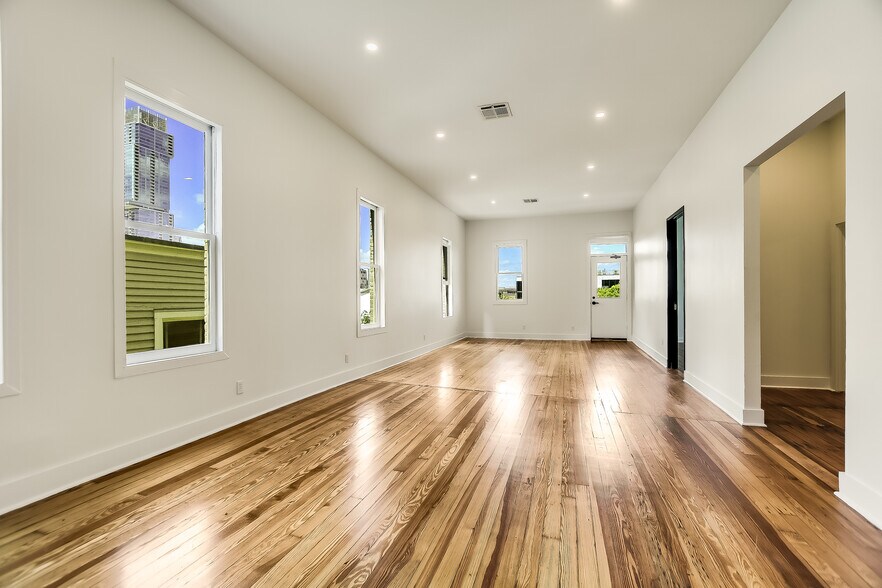More Photos Of 702 San Antonio St, Austin Loft Creative Space For Sale