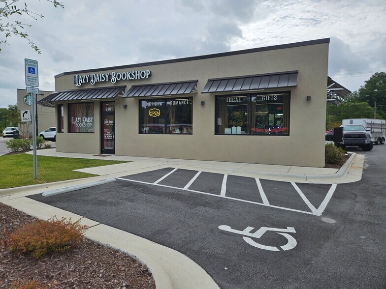 More Photos Of 420 Chaney Ave, Jacksonville Storefront For Lease
