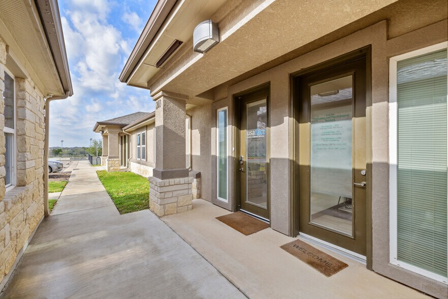 More Photos Of 1508 Dessau Ridge Ln, Austin Office For Sale