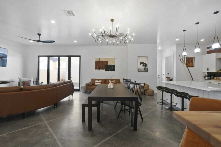 More Photos Of 4346 W Canterbury Rd, Hurricane Multifamily For Sale