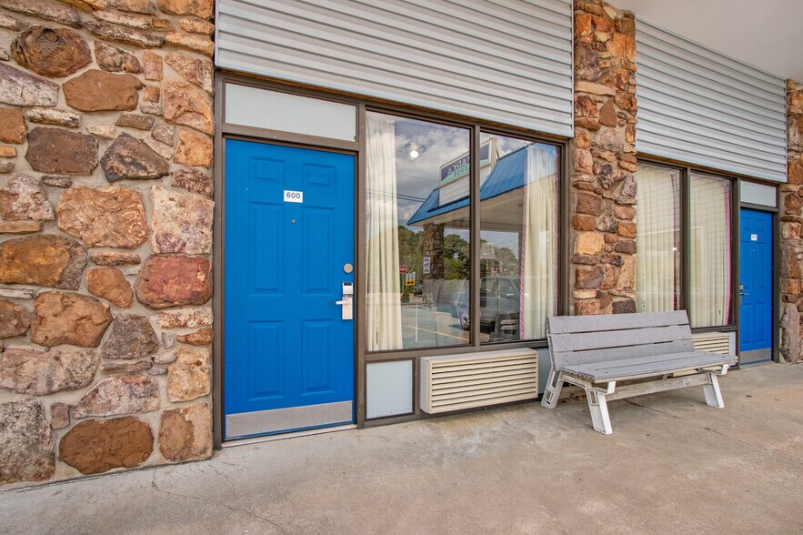 More Photos Of 110 Huntsville Rd, Eureka Springs Hotel For Sale