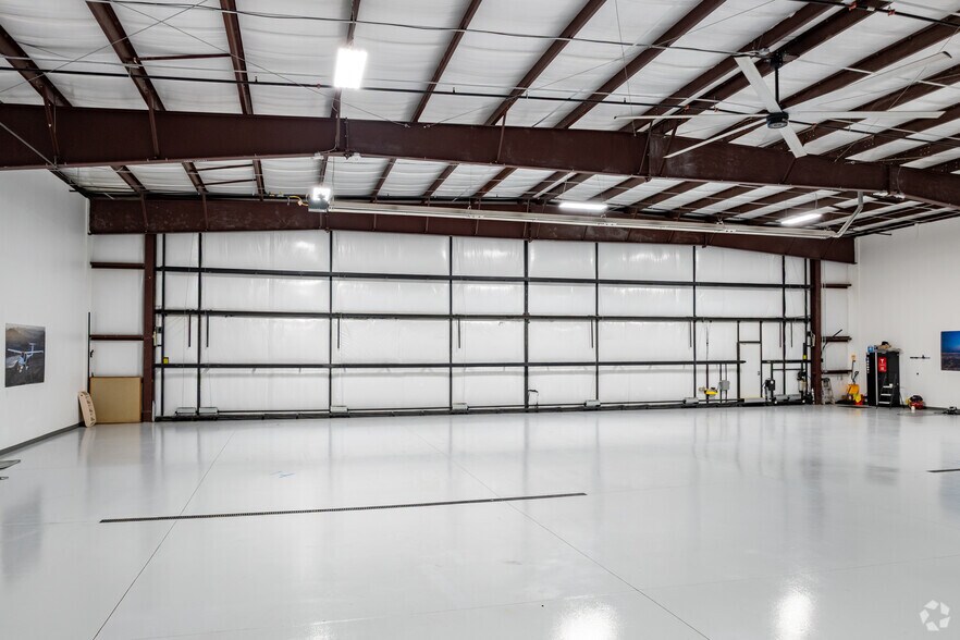 More Photos Of 3000 Airport Dr, Erie Light Manufacturing For Sale