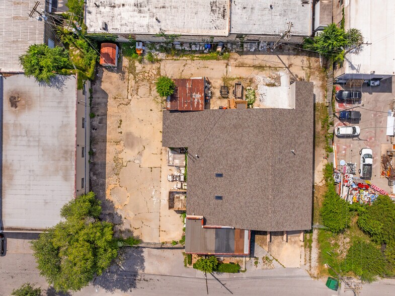 More Photos Of 319 W 79th Ter, Kansas City Warehouse For Lease