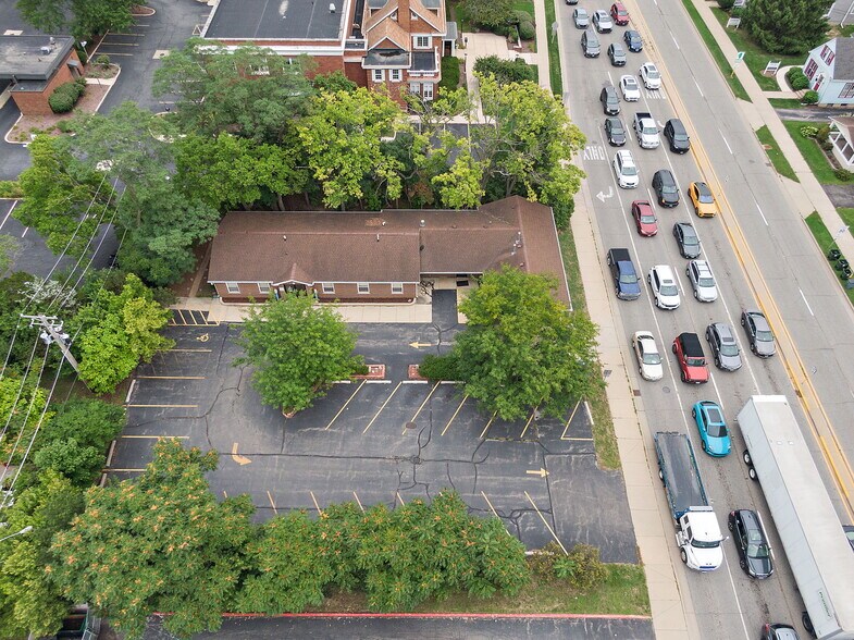 More Photos Of 712 W Main St, West Dundee Medical For Sale