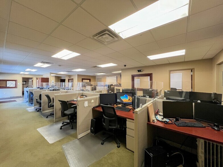 More Photos Of 1737 N Main Ext St, Butler Light Distribution For Sale