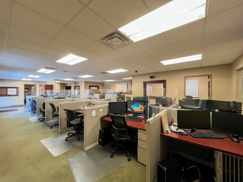 More Photos Of 1737 N Main Ext St, Butler Light Distribution For Sale